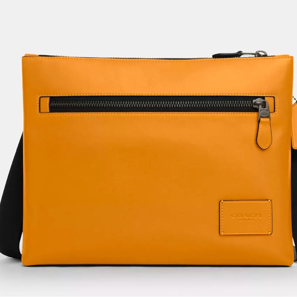 ⛔️SOLD⛔️Coach Men’s messenger bag